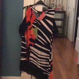 Striped and flowered top. Frank Lyman!